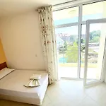 아파트 Two-bed Flat In Sunny With Pool View 써니비치