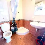 아파트 Two-bed Flat In Sunny With Pool View *