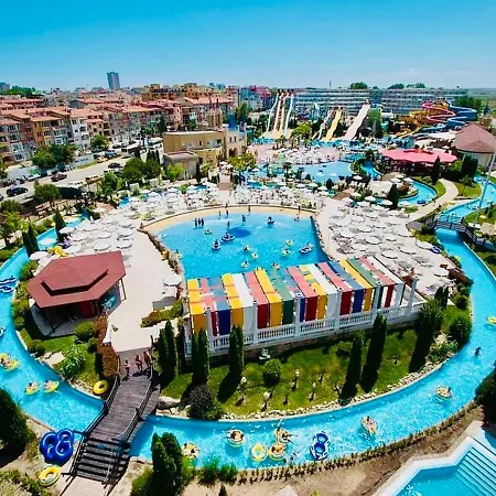 Two-bed Flat In Sunny With Pool View Lejlighed *