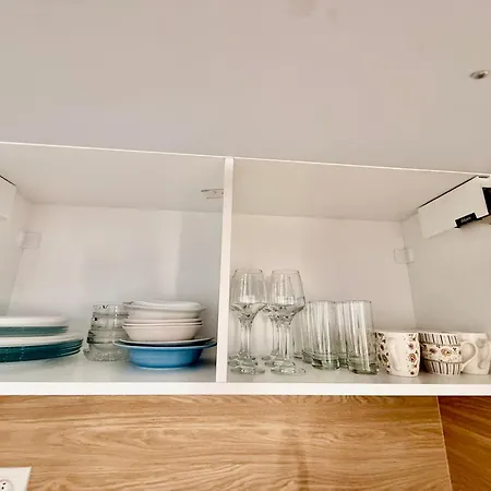 아파트 Two-bed Flat In Sunny With Pool View