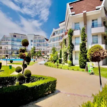 Two-bed Flat In Sunny With Pool View Slantschew brjag