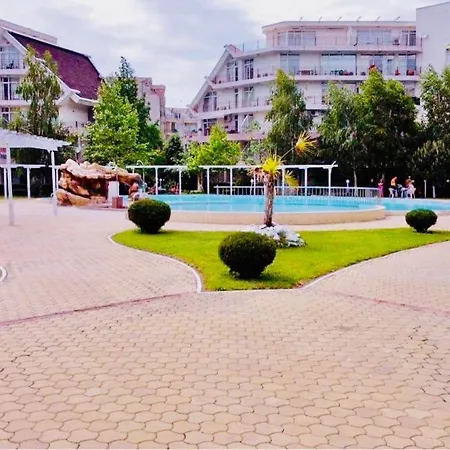 Two-bed Flat In Sunny With Pool View Slantschew brjag